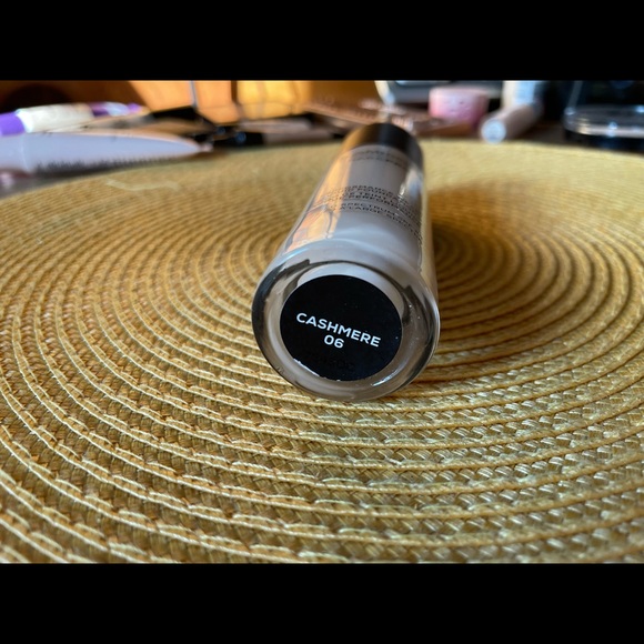 Authentic Bare minerals bare pro foundation in cashmere 06. Only used twice. - Picture 3 of 3